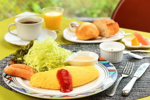 ホテルの敷地内または近くでの食事または食べ物