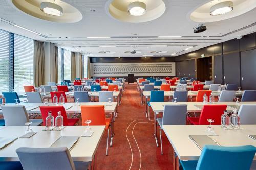 A seating area at Lindner Hotel Nurburgring Congress, part of JdV by Hyatt