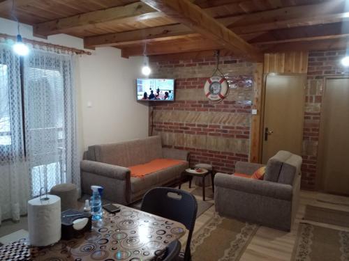 Posedenie v ubytovaní Apartman "Kapetana luka"