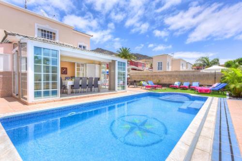 Villa Teide Sol con piscina climatizada, Playa Fañabe, Costa Adeje