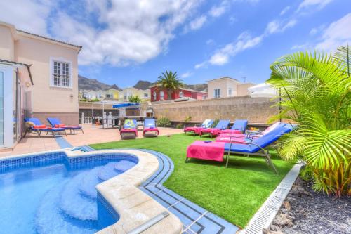 Villa Teide Sol con piscina climatizada, Playa Fañabe, Costa Adeje