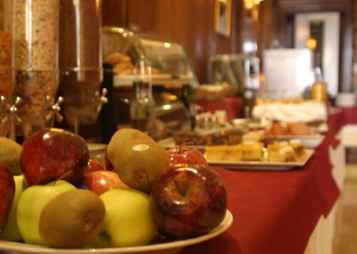 Mâncare la sau în apropiere de acest hotel