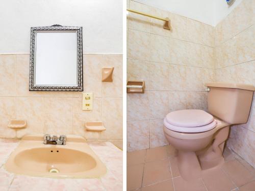 Duas fotografias de uma casa de banho com WC e lavatório. em Casa Cuevas & Amaro em Mérida