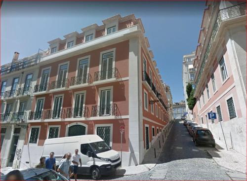 Chiado modern apt with ac elevator green terrace