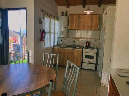 Η κουζίνα ή μικρή κουζίνα στο Los Coirones