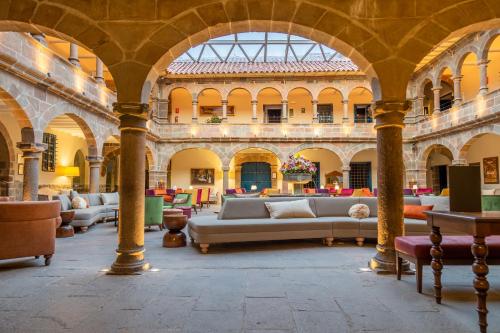 Posezení v ubytování Novotel Cusco
