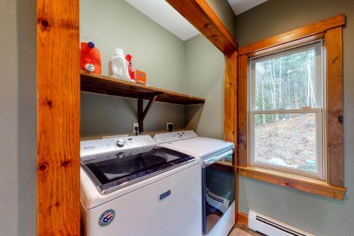 Kitchen o kitchenette sa Thunder Ridge Lodge