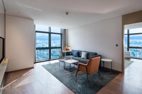 Χώρος καθιστικού στο Holiday Inn Express Shenzhen Haiyuan City by IHG