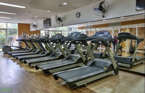 Fitness centrum a/nebo fitness zařízení v ubytování Flat na Paulista no Condomínio do Hotel Transamerica 'De Particular'