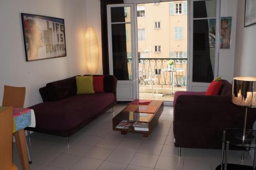 Appartement T3 Climatise entre mer et centre Nice