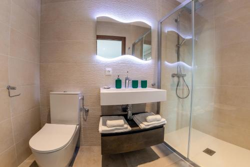 Salle de bains dans l'établissement Vistazur Luxueux appartement avec terrasse et piscine