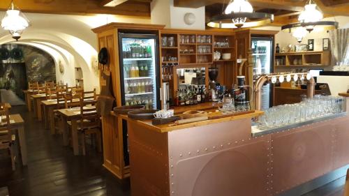 Lounge oder Bar in der Unterkunft Hotel Střelnice