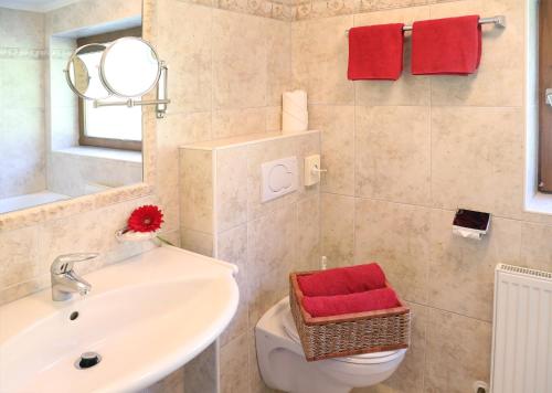 Kúpeľňa v ubytovaní Hotel Almhof