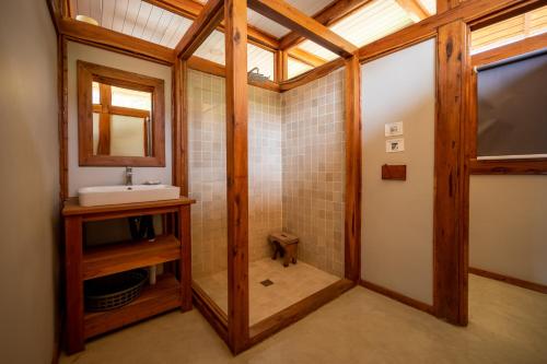 Een badkamer bij Aloha 18