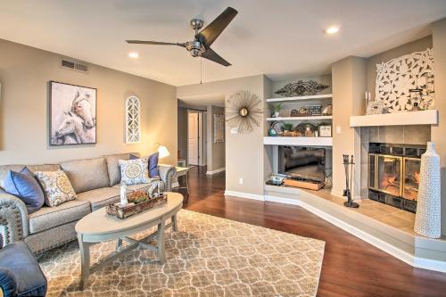 Hamiltons To-Do at the Lake Condo with Pool Access