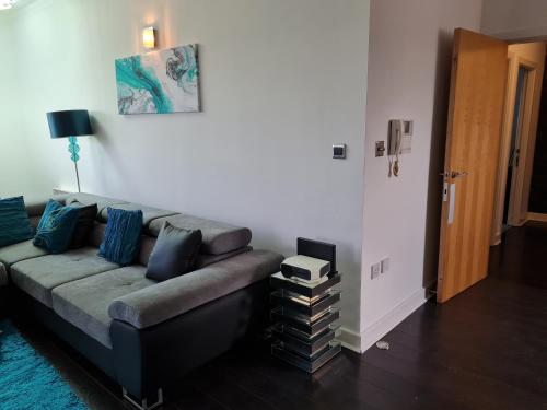 Galeriebild der Unterkunft Stockton Heights, Warrington, Centrally Located Between Town Centre and Stockton Heath, High Speed Wifi, Cozy Stay in Warrington