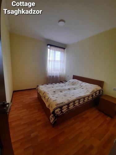  Cottage Tsaghkadzor -  Room  picture :   Tea/Coffee maker    Shower    TV                           