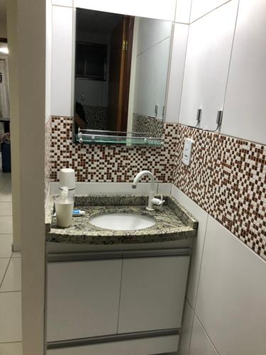 Bathroom sa Flat no Condomínio Paraíso Serra Negra - A 200m da Bodega de Véio