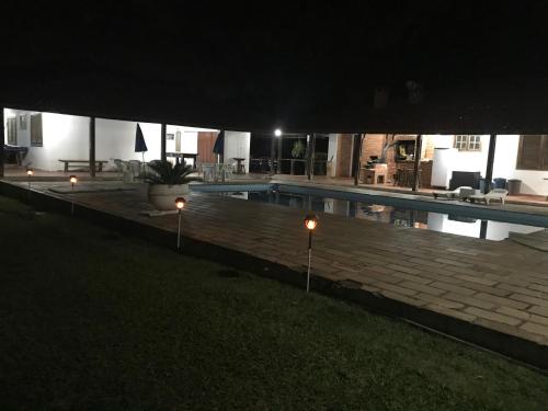 Kolam renang di atau dekat dengan Espaço Sr Churras famílias são bem vindas Temos berço