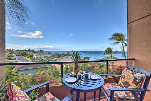 Ocean-View Maui Penthouse with Balcony and Pool Access