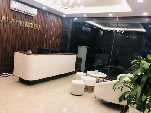 Lobby o reception area sa Aland Hotel