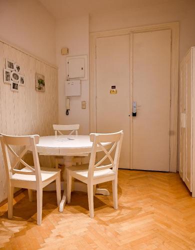 Bright Apartment Schönbrunn Palace