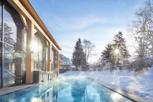 Bazén v ubytování Hotel Pustertalerhof nebo v jeho okolí