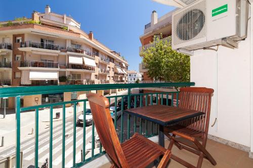 UHC AIGUADOLÇ FAMILY APARTMENTS