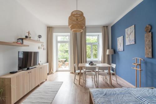 Bright, Cozy & Quiet