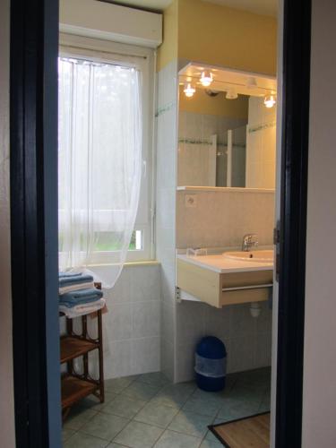 Ένα μπάνιο στο Appartements Couleurs de Mer CANCALE