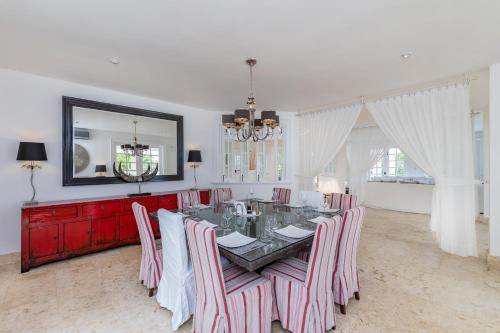 Galeriebild der Unterkunft Paradise Luxury Villa with Huge Pool and Jacuzzi in Punta Cana