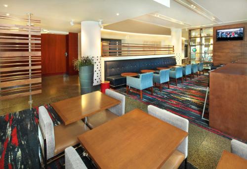 Holiday Inn Express Hotel & Suites Fisherman's Wharf, an IHG Hotel Image