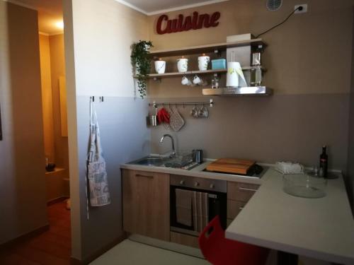 A cozinha ou cozinha compacta de San Vitale Home
