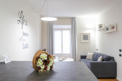White Flat in Como City Center by Rent All Como