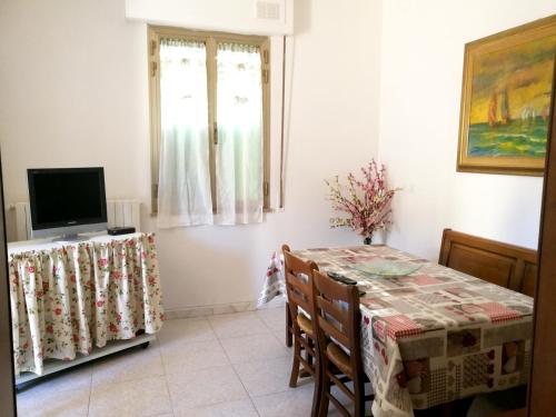 2 bedrooms appartement with furnished terrace at Piombino