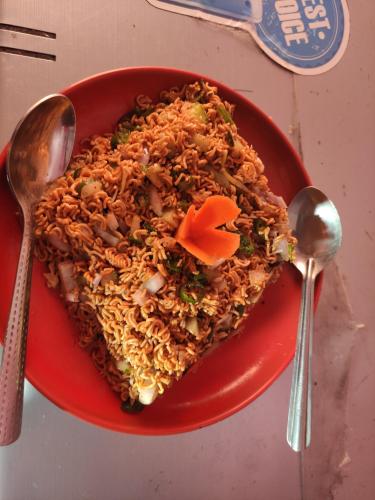 Comida en la casa de huéspedes o alrededores