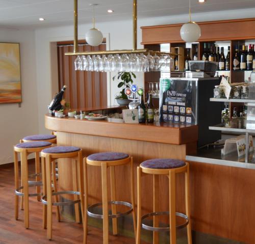 The lounge or bar area at Samsø Perlen