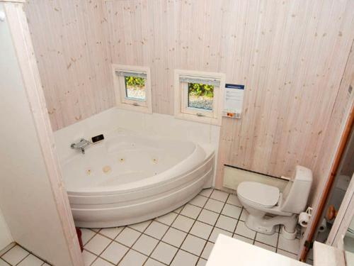 A bathroom at Three-Bedroom Holiday home in Sjølund 4