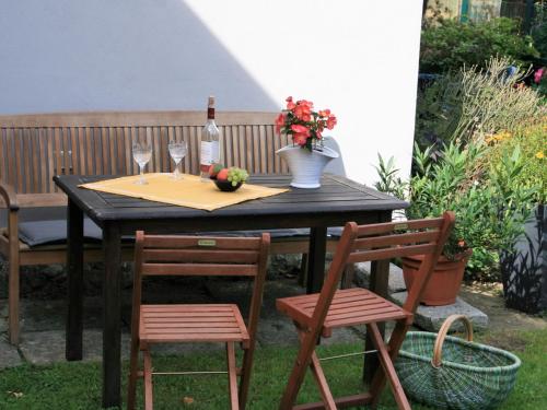Taman di luar Apartment in Klütz mit Garten