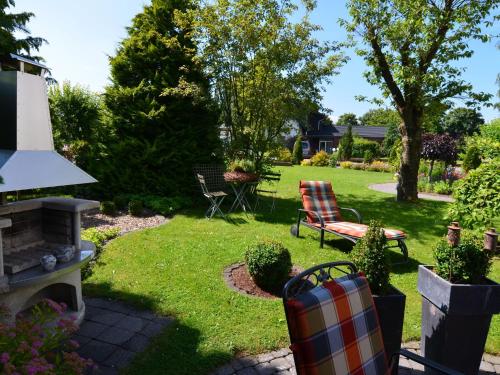 Taman di luar Stilvolle Wohnung in Madfeld mit eigener Terrasse
