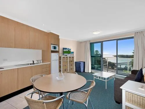 Apartment 521 picture