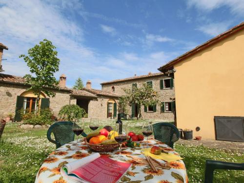 Gallery image of Peaceful Farmhouse in Cortona with Swimming Pool in Cortona
