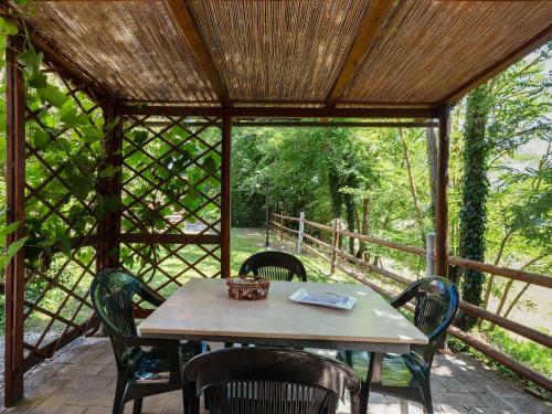 Alluring Apartment in Casole d Elsa with Swimming Pool