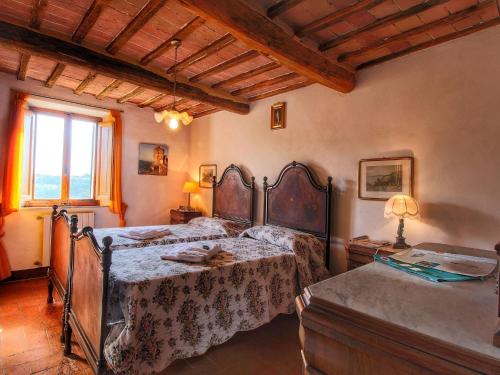 Gallery image of Cosy farmhouse with swimming pool and air conditioning in Siena