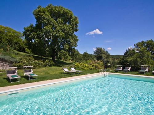 Restful Holiday Home in Acqualagna with Swimming Pool