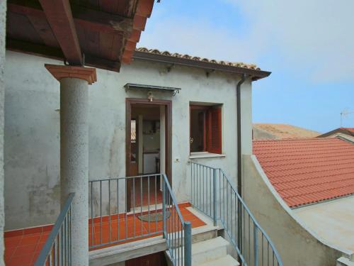 Ein Balkon oder eine Terrasse in der Unterkunft Luxurious Mansion in Parghelia near Sea