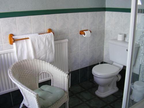 Kylpyhuone majoituspaikassa Weybourne Guest House