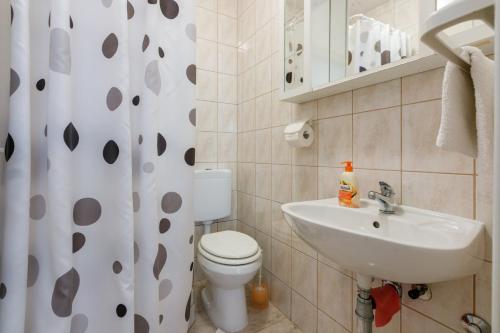 Koupelna v ubytování One-Bedroom Apartment in Dramalj XXV
