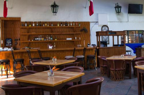 Lounge nebo bar v ubytování Hotel El Rebozo