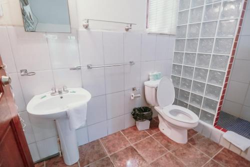 Koupelna v ubytování Hotel Tres Banderas